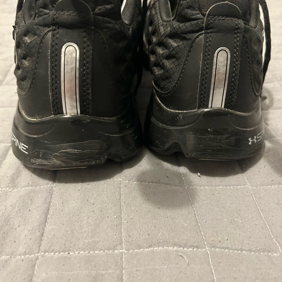 Under Armour shoes - Picture 4 of 6